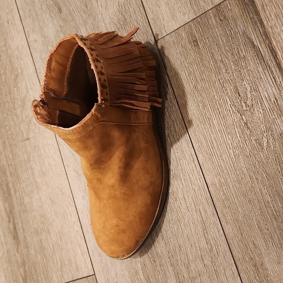 Mossimo Supply CO. Ankle Boot - Picture 2 of 6